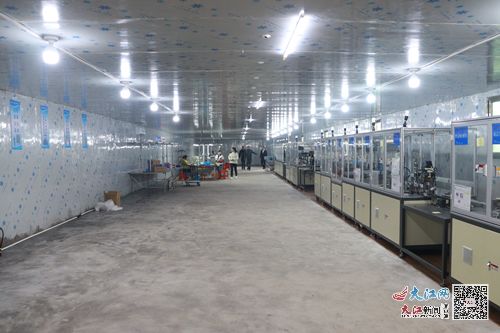 临川区罗针镇电子加工厂让村民实现 家门口 就业 图